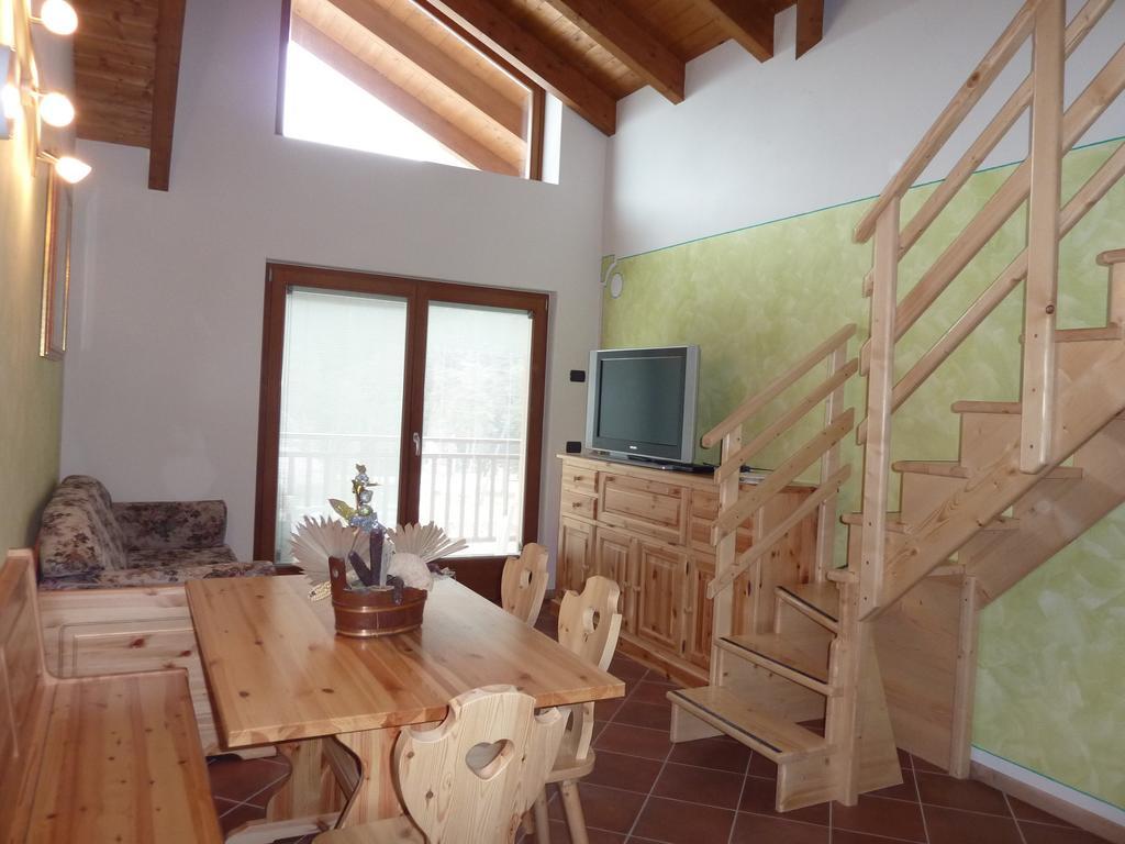 Appartamento Finestra Sul Parco Comano Terme Exterior foto